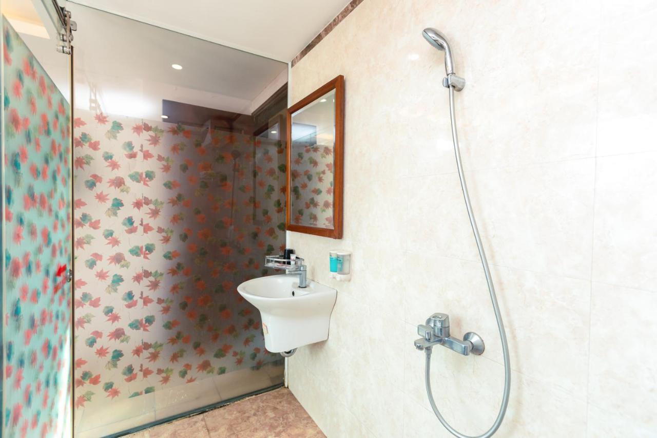Oyo 653 Huong Thao Hotel Ханой Экстерьер фото